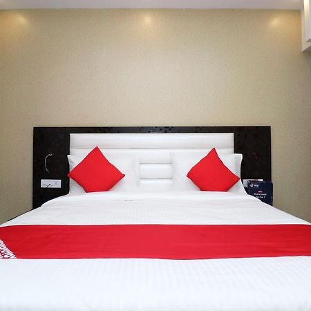 Oyo 25130 Hotel Royal Inn Нью-Дели Экстерьер фото