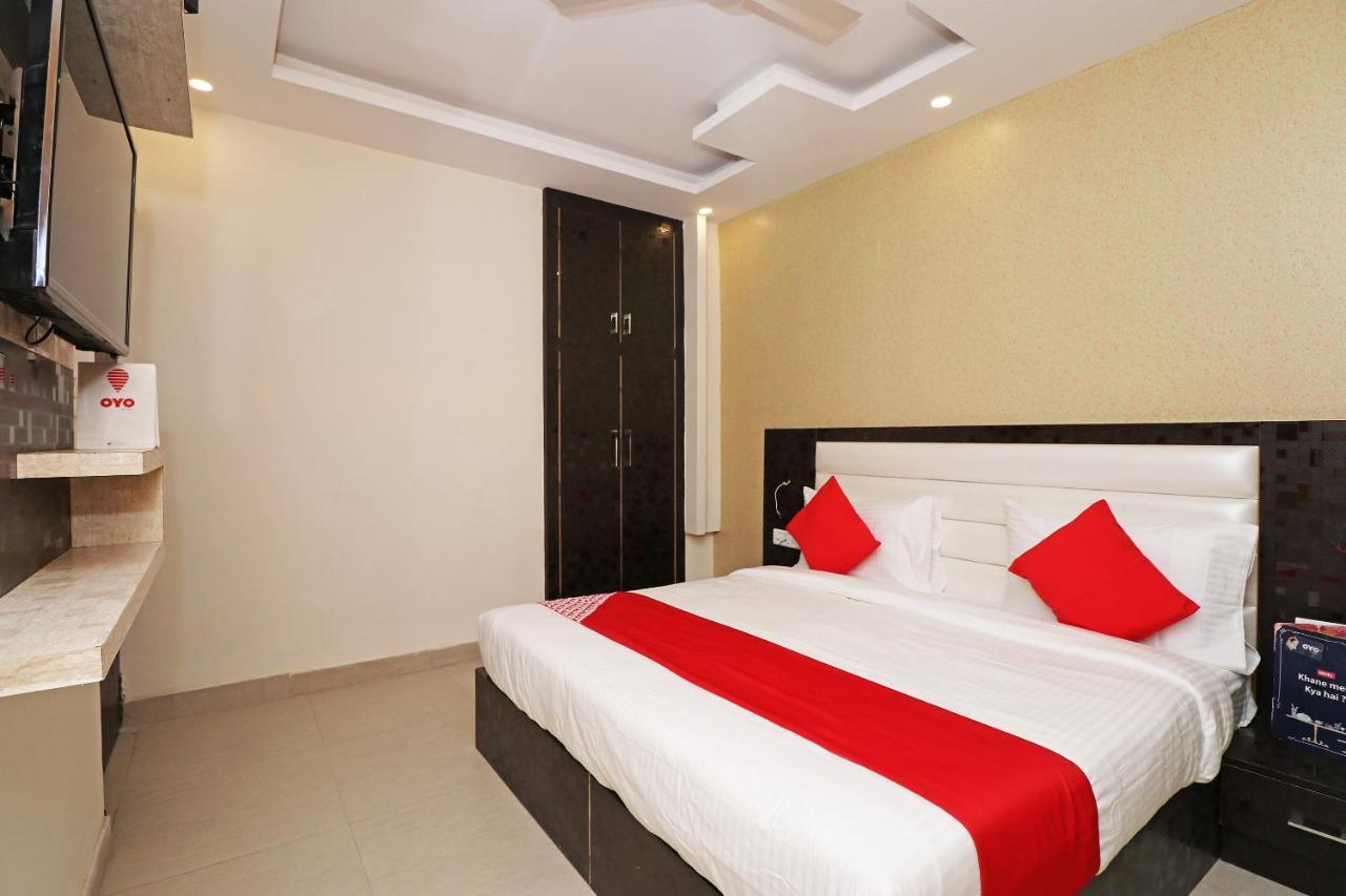 Oyo 25130 Hotel Royal Inn Нью-Дели Экстерьер фото
