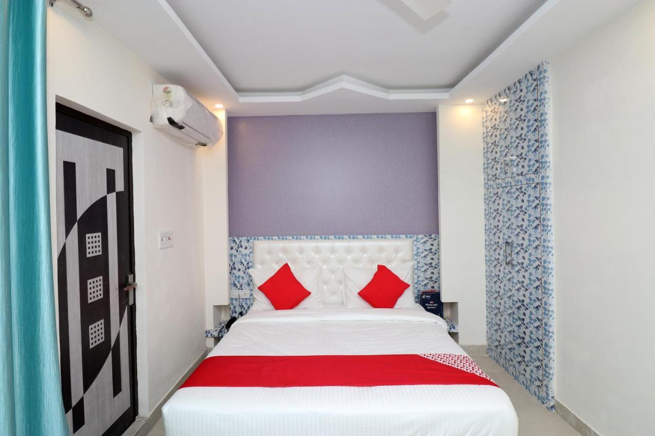 Oyo 25130 Hotel Royal Inn Нью-Дели Экстерьер фото