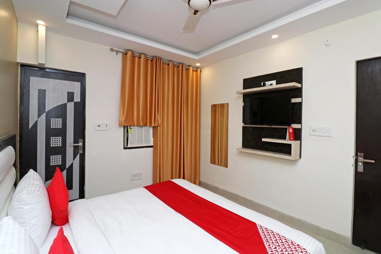 Oyo 25130 Hotel Royal Inn Нью-Дели Экстерьер фото