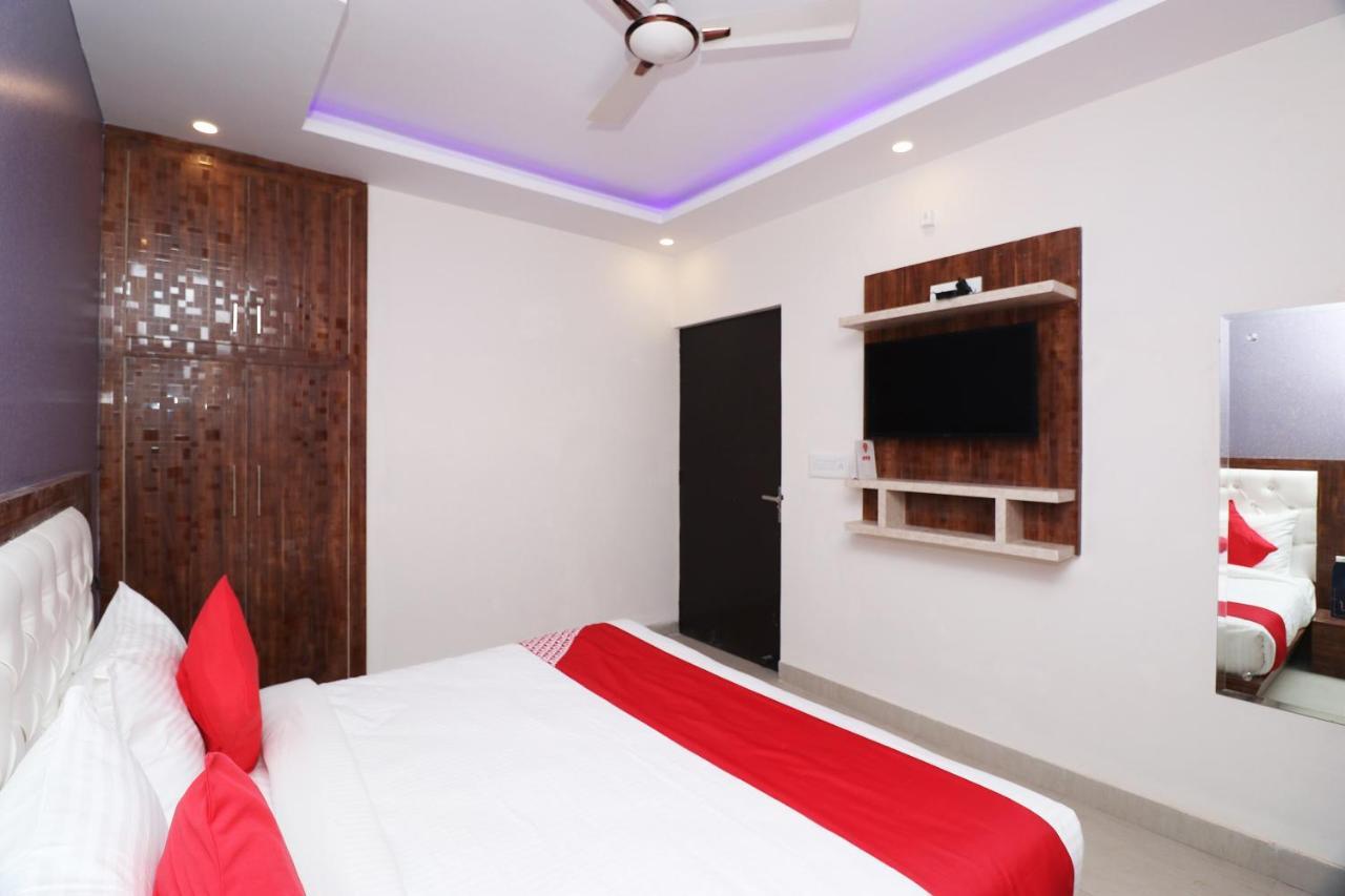 Oyo 25130 Hotel Royal Inn Нью-Дели Экстерьер фото